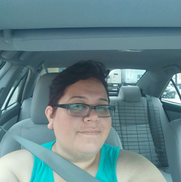 Meet your Posher, Jennifer - Picture 1 of 1